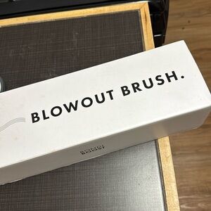 Blowout hairbrush